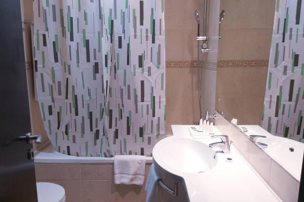 Lovely 1-Bedroom Apartment In The Heart Of Dubai Marina Екстериор снимка