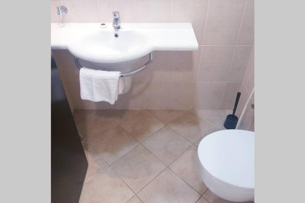 Lovely 1-Bedroom Apartment In The Heart Of Dubai Marina Екстериор снимка