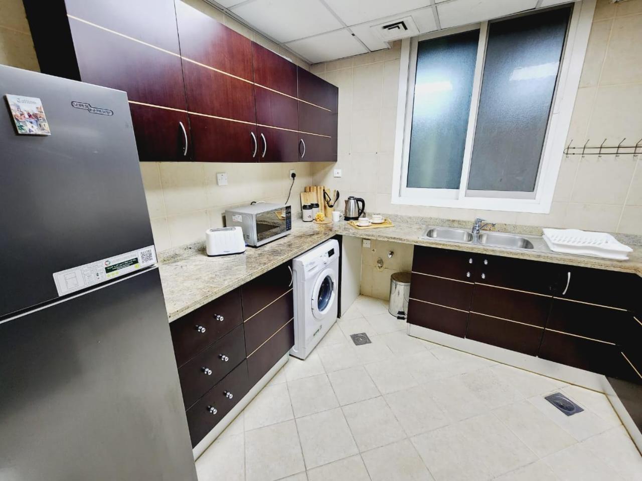 Lovely 1-Bedroom Apartment In The Heart Of Dubai Marina Екстериор снимка